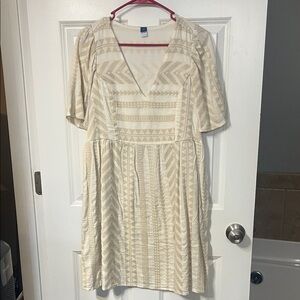Old Navy Cream Geometric Midi Dress